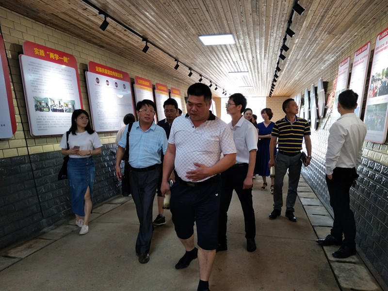 長沙云游茶業(yè)有限公司,湖南綠茶,紅茶價格,長沙毛尖批發(fā),云游陶餈禮盒,云游茶業(yè)